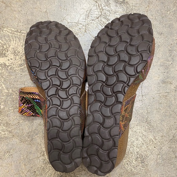 Spring Step Multicolor Buckle Sandals - Picture 5 of 5